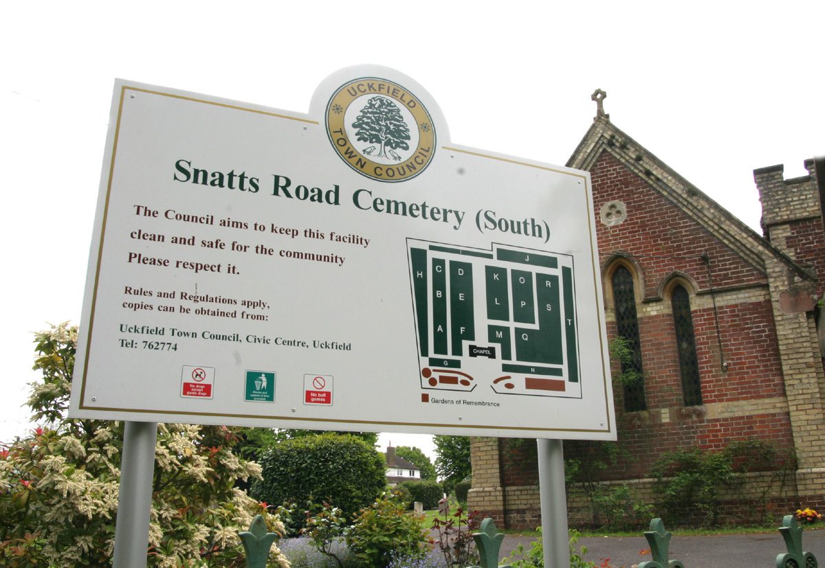Photo of Snatts Road Cemetery (south) sign