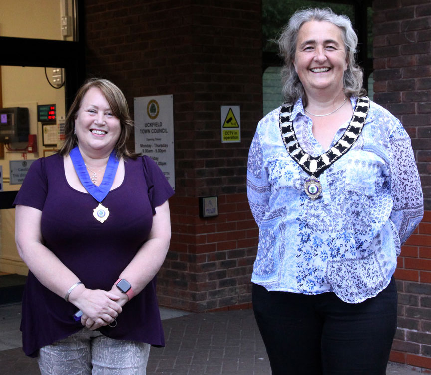 Cllr Donna French, Deputy Mayor and Cllr Jackie Love, Town Mayor