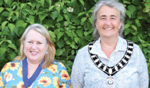 Photograph of the Mayor and deputy mayor